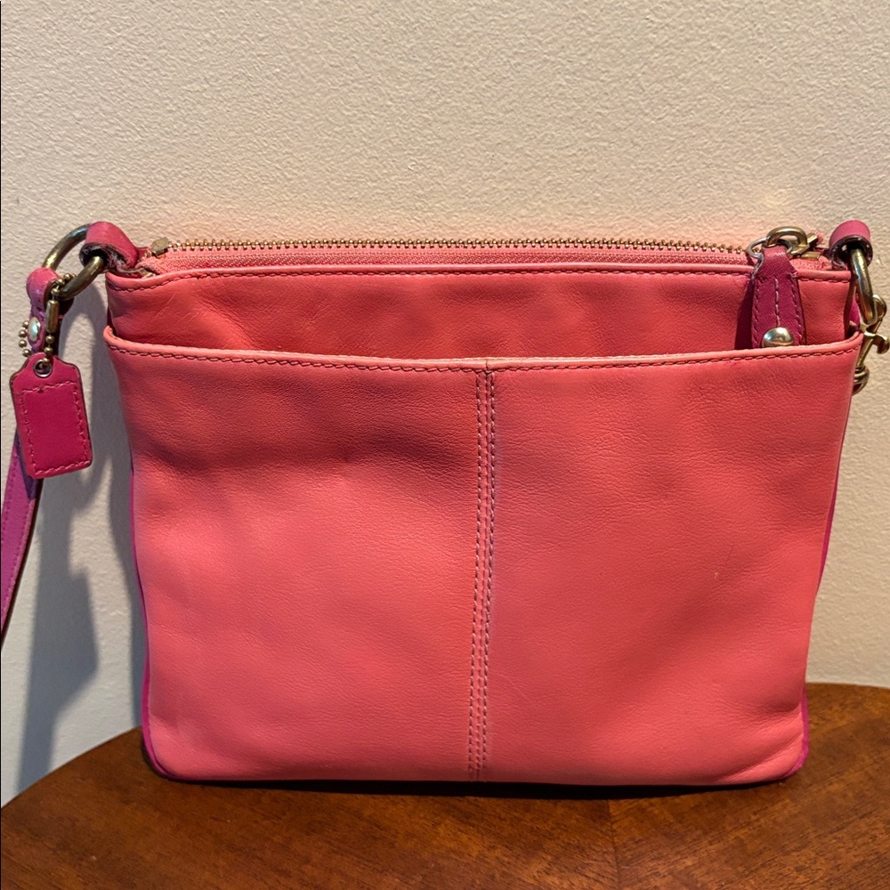Coach Vintage RARE Crossbody bag  leather coral/hot pink /2 front zipper pockets - Picture 9 of 13
